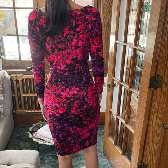 Gorgeous Tahari dress - Picture 2 of 7